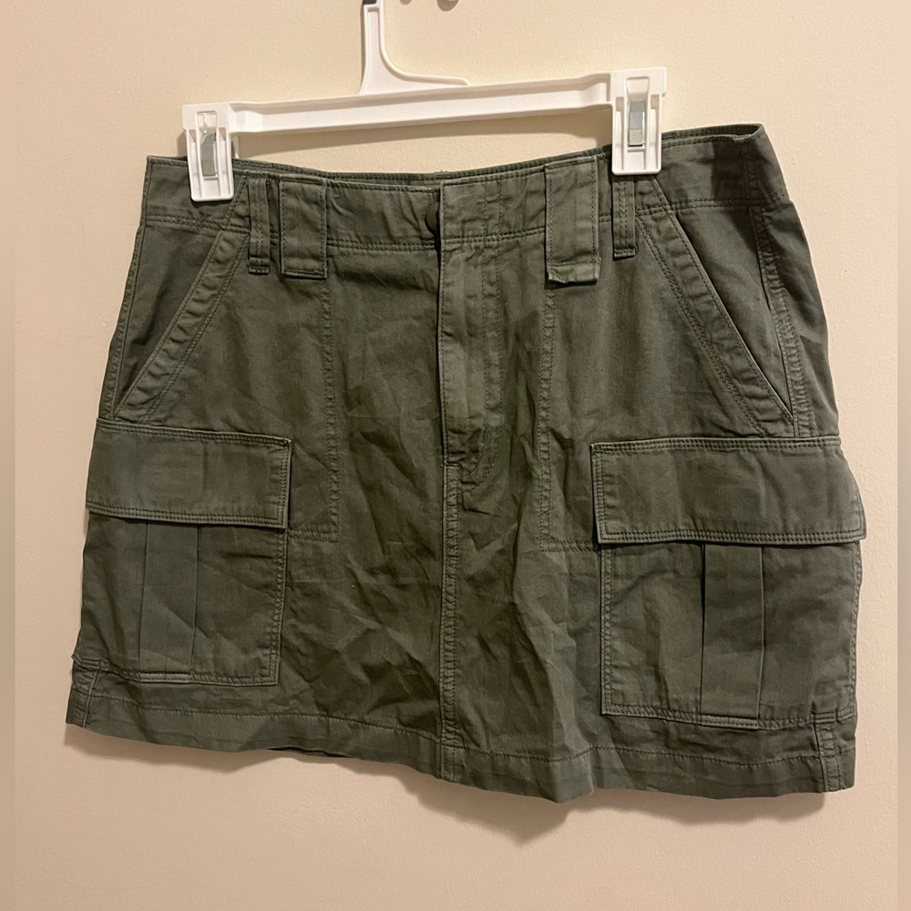 Green mini cargo skirt